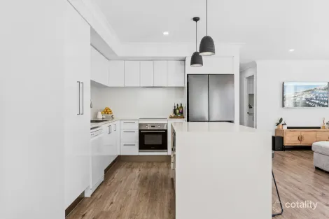Property photo of 1/38-40 Robert Street Labrador QLD 4215