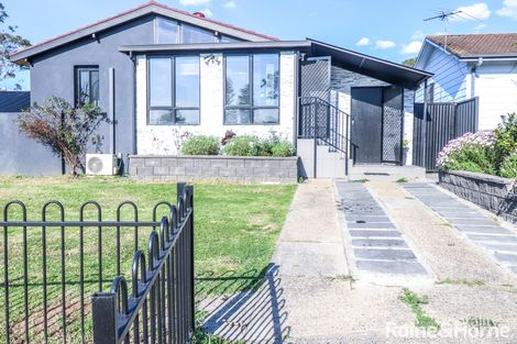 Property photo of 3 Wilga Place Macquarie Fields NSW 2564