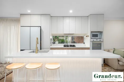 Property photo of 18 Bo Tree Place Prestons NSW 2170