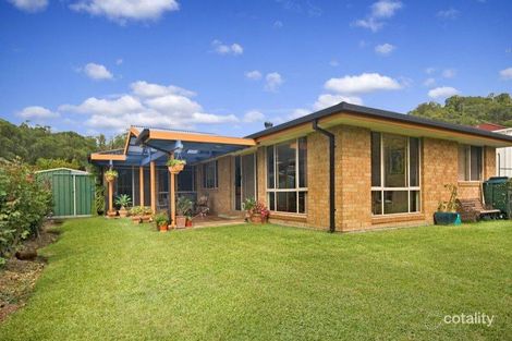 Property photo of 17 Manooka Road Point Clare NSW 2250