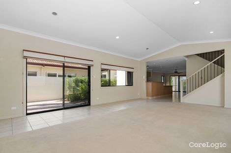 Property photo of 556 Oyster Cove Promenade Helensvale QLD 4212