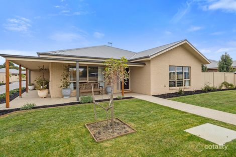 18/1 Roger St, Romsey, VIC 3434