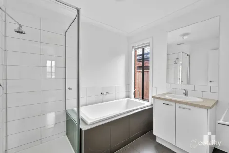 Property photo of 18 Lucknow Drive Beveridge VIC 3753