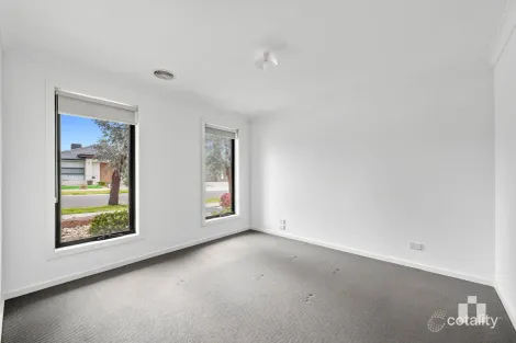 Property photo of 18 Lucknow Drive Beveridge VIC 3753