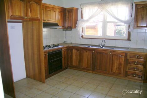 Property photo of 102 Rosamond Road Maribyrnong VIC 3032