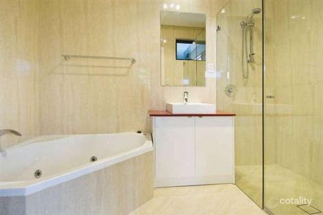Property photo of 113 Pacific Parade Dee Why NSW 2099