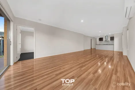 Property photo of 86 Selandra Boulevard Clyde North VIC 3978