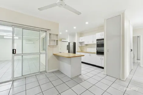 Property photo of 16 Cheviot Street Smithfield QLD 4878
