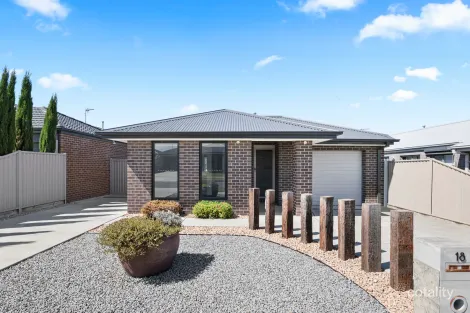 18 Red Robin Dr, Winter Valley, VIC 3358