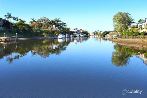 Property photo of 39 Selkirk Avenue Benowa QLD 4217
