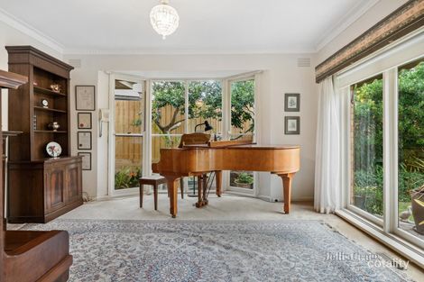 Property photo of 19 Carlyle Crescent Mont Albert VIC 3127