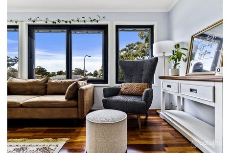 Property photo of 6 Balook Crescent Bradbury NSW 2560