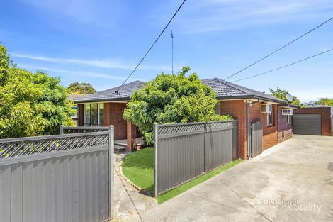 18 Lindsay St, Newcomb, VIC 3219