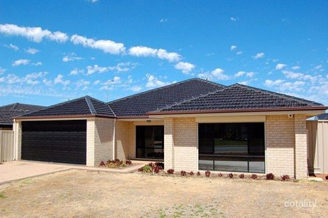 Property photo of 24 The Lakes Boulevard Jandakot WA 6164