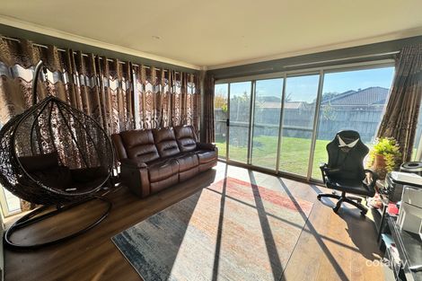 Property photo of 20 Westmoreland Avenue Cranbourne North VIC 3977