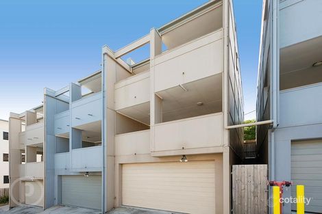 Property photo of 3/108 Nicholson Street Greenslopes QLD 4120