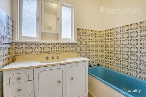 10 Barton St, Reservoir, VIC 3073