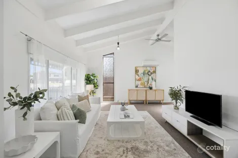Property photo of 47 Kerry Crescent Berkeley Vale NSW 2261