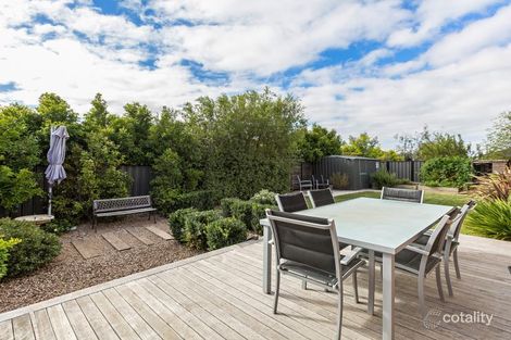 Property photo of 16 Niland Crescent Point Cook VIC 3030