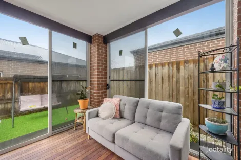 Property photo of 10 Darmain Drive Greenvale VIC 3059