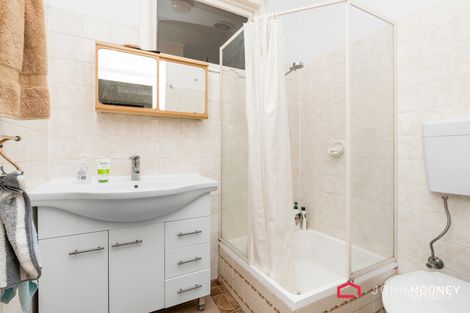 Property photo of 2 Thomas Street Wagga Wagga NSW 2650