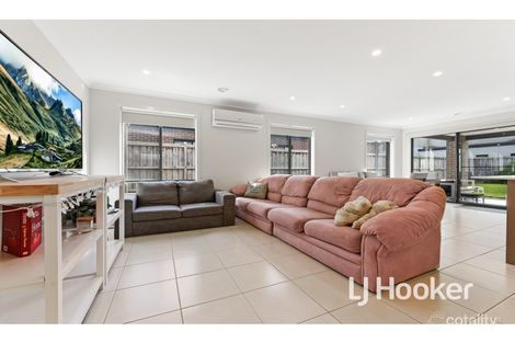 Property photo of 93 Parkhurst Drive Cranbourne East VIC 3977