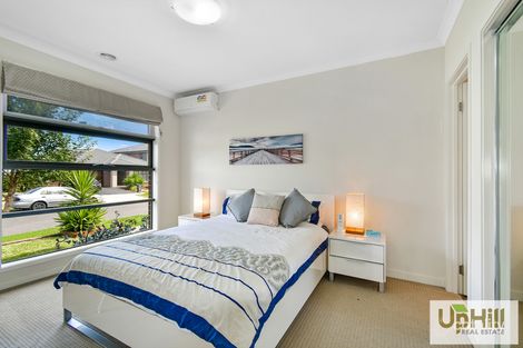 Property photo of 10 Mill Circuit Clyde North VIC 3978