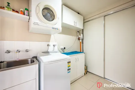 Property photo of 33 Axford Boulevard Wodonga VIC 3690