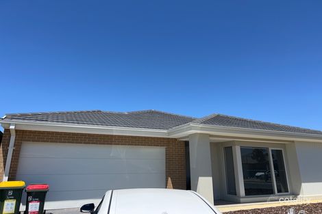 2 Urquhart St, Mickleham, VIC 3064