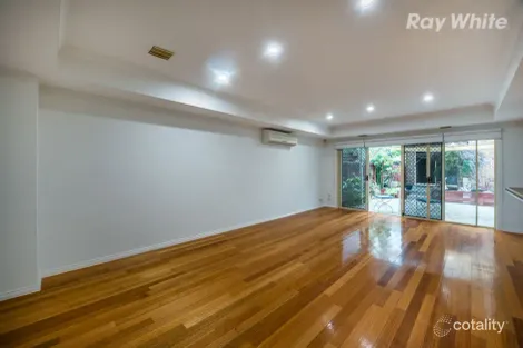 13 OAKDEN DR, BUNDOORA, VIC 3083