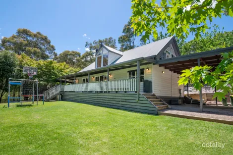 5 Grandeur Dr, East Warburton, VIC 3799