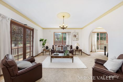 Property photo of 1 Thackeray Quadrant Avondale Heights VIC 3034
