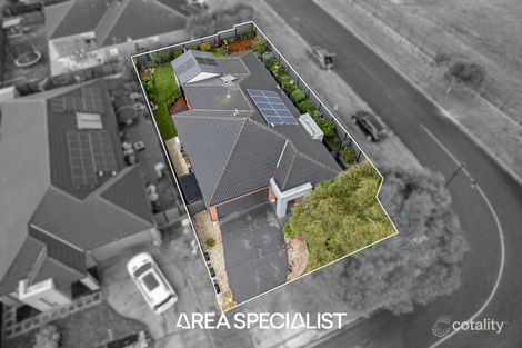 Property photo of 15 Half Moon Crescent Pakenham VIC 3810