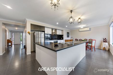Property photo of 15 Half Moon Crescent Pakenham VIC 3810
