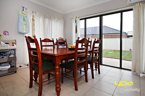 Property photo of 36 Daly Circuit Caroline Springs VIC 3023