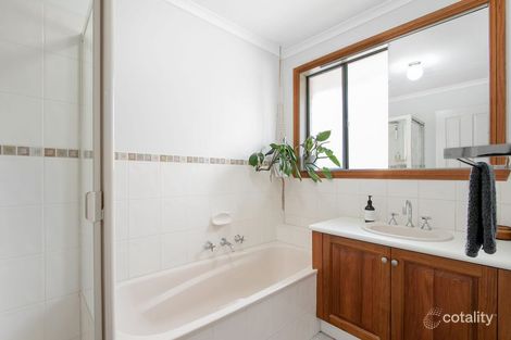 Property photo of 1 Azarow Circuit Croydon South VIC 3136