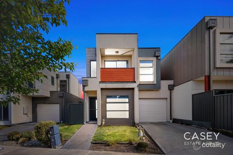 2a Burchill Ave, Cranbourne East, VIC 3977