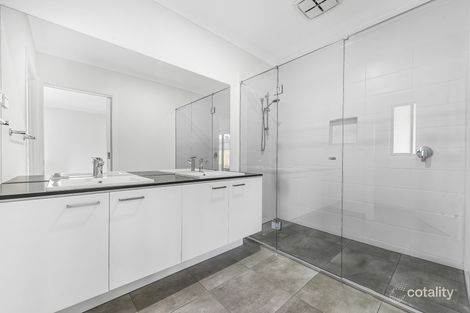 Property photo of 18 Monica Way Beaconsfield VIC 3807
