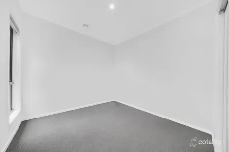 Property photo of 24 Joey Crescent Deanside VIC 3336