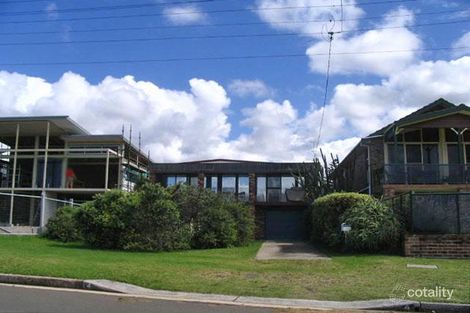 4 Beach Dr, Woonona, NSW 2517