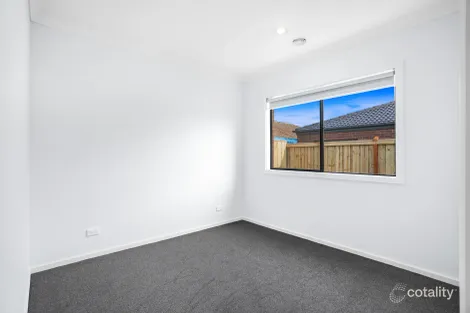 Property photo of 9 Yellowgum Way Donnybrook VIC 3064