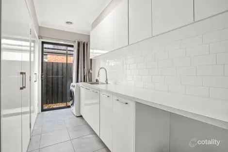 Property photo of 245 Warralily Boulevard Armstrong Creek VIC 3217