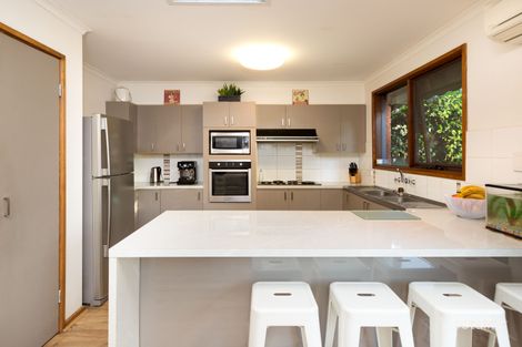 Property photo of 24 Hallawell Crescent Wodonga VIC 3690