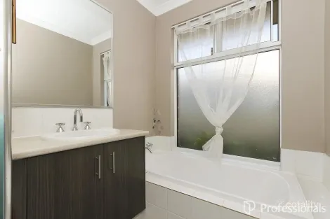 Property photo of 23 Smailes Elbow Brookdale WA 6112