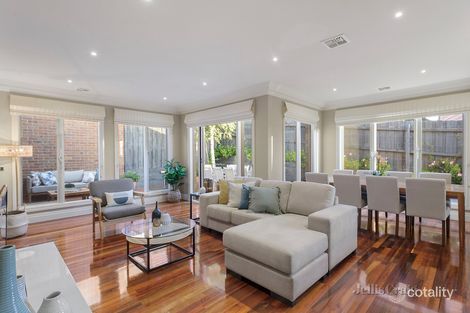 Property photo of 4 Mont Close Doncaster East VIC 3109