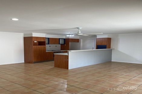 Property photo of 2/5 Morinda Way Labrador QLD 4215