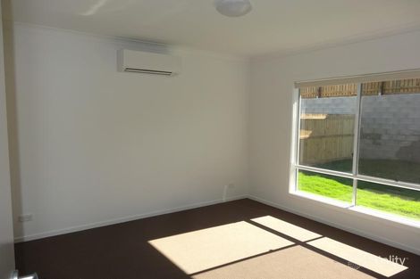 Property photo of 32 Napier Circuit Silkstone QLD 4304