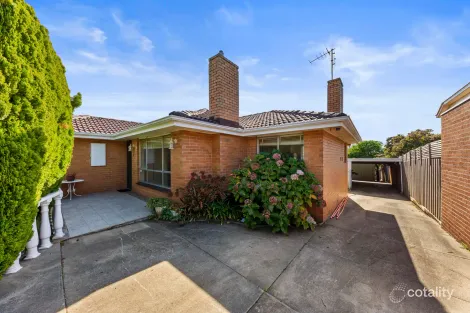 13 Lardner Rd, Drouin, VIC 3818