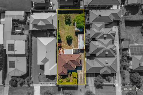 Property photo of 13 Lardner Road Drouin VIC 3818