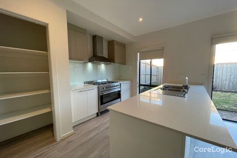 Property photo of 9 Almondberry Way Williams Landing VIC 3027